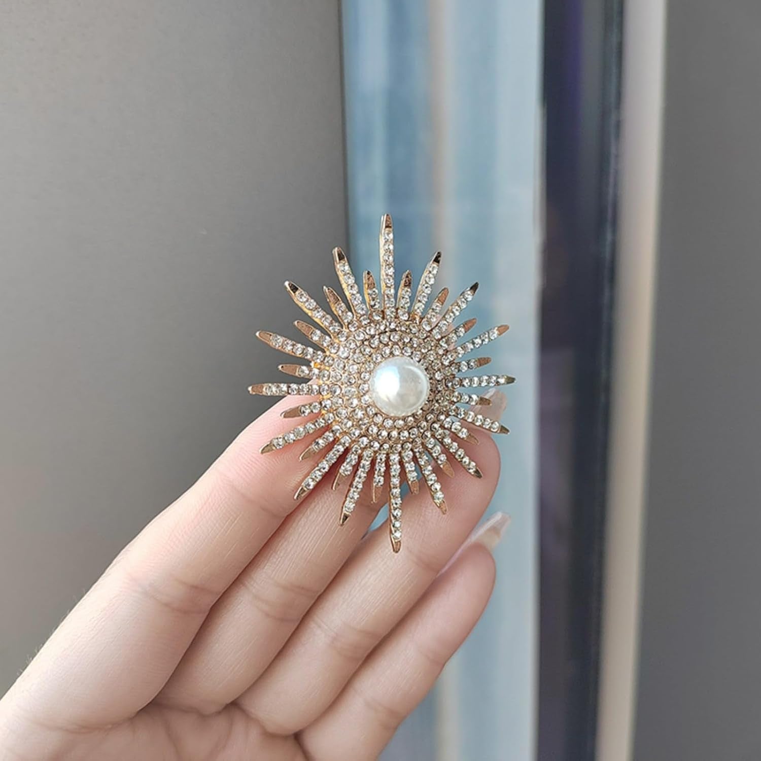 Sunflower Brooch Pins Sunflower Pearl Brooch Pins for Women Sunflower Rhinestone Brooch Pins Flower Brooch Pins Pearl Pins for Clothes Lapel Badge Brooch Pins for Lanyards Backpacks Clothes Hats Jackets
