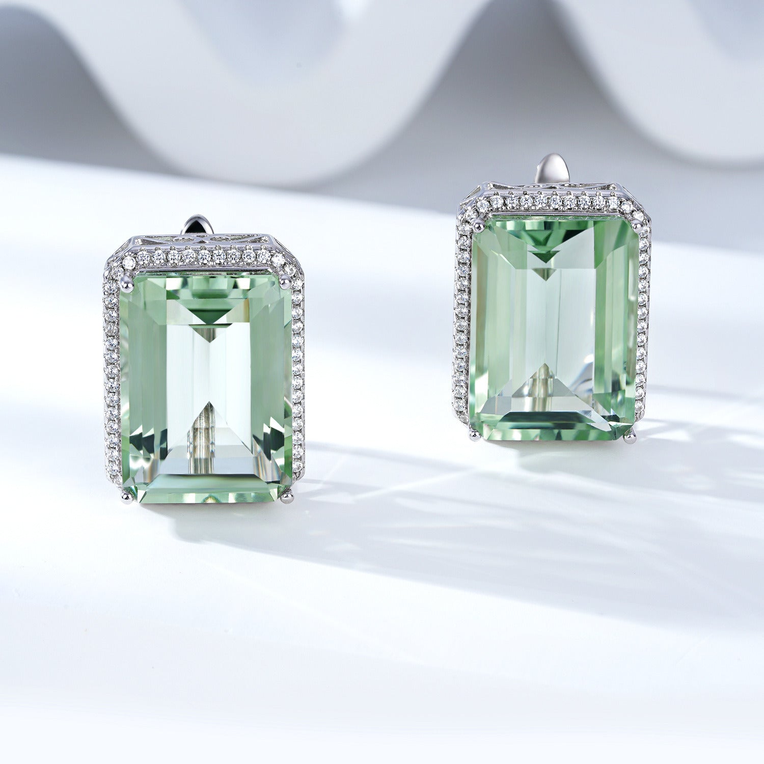 Luxurious and High-Grade Natural Green Crystal Earrings, Fashionable Design, S92