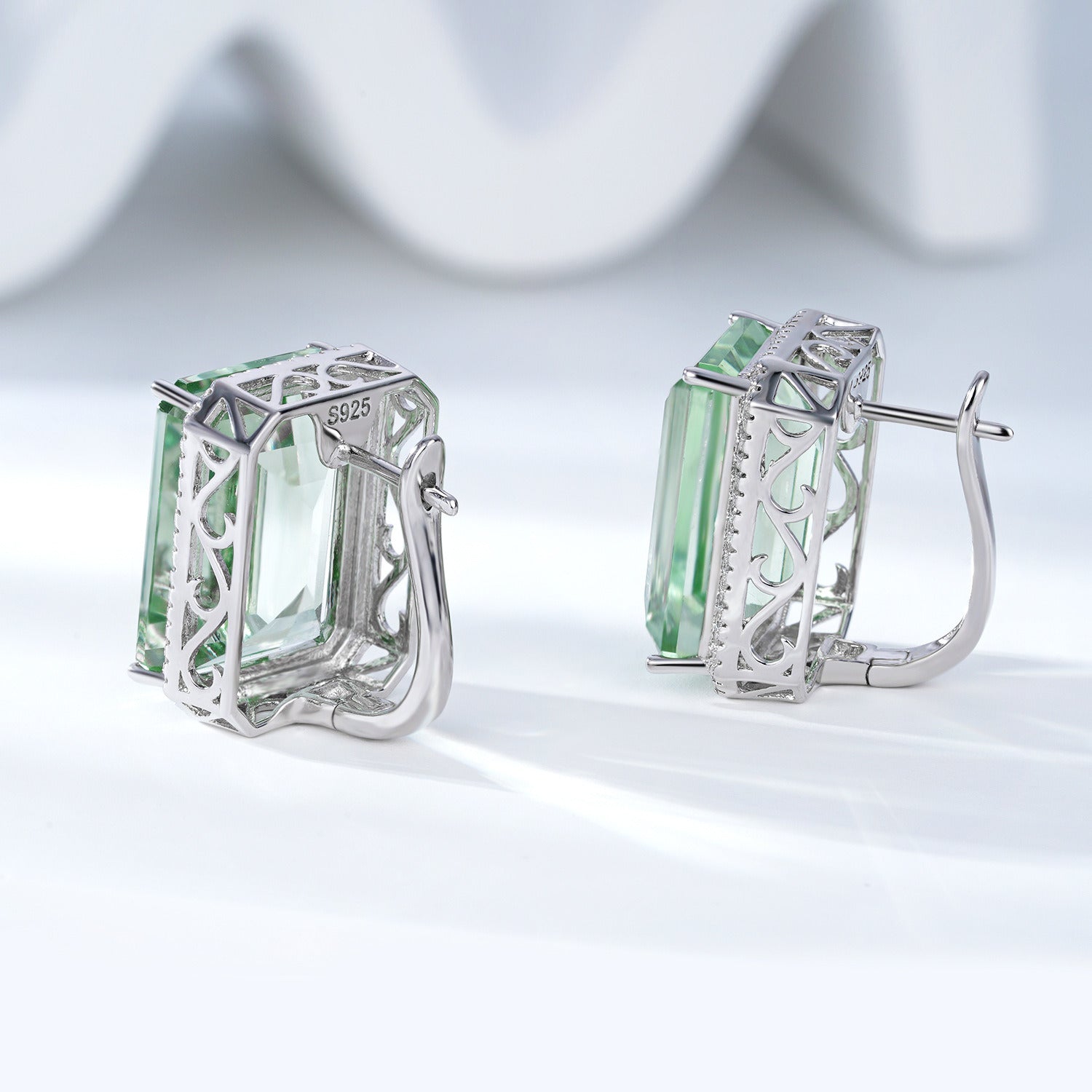 Luxurious and High-Grade Natural Green Crystal Earrings, Fashionable Design, S92