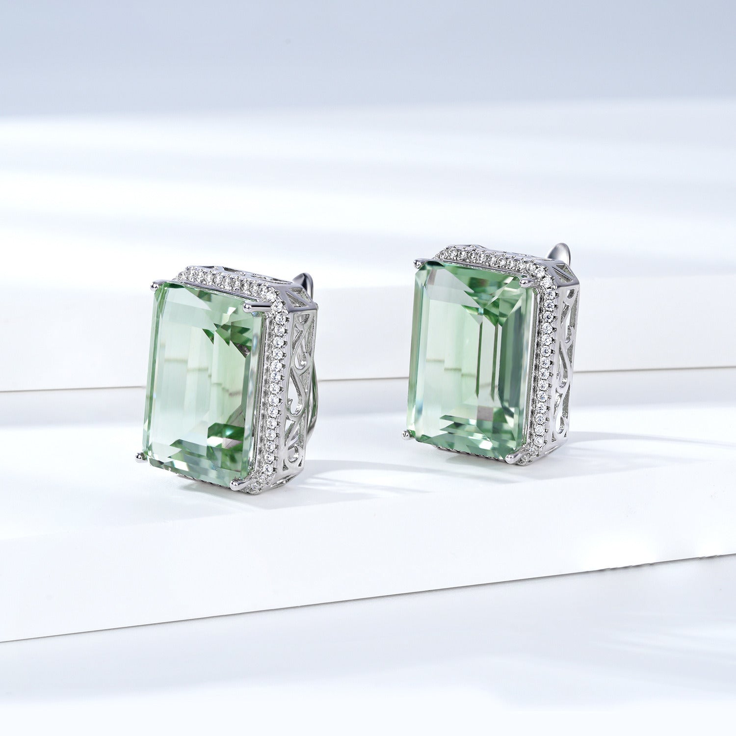 Luxurious and High-Grade Natural Green Crystal Earrings, Fashionable Design, S92