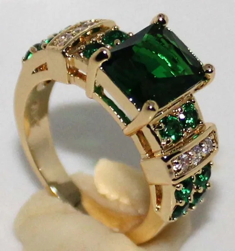 18K Gold Fashion Luxury Popular Emerald Green Zircon Female Diamond Ring