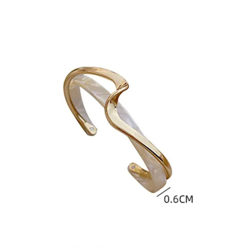 2021 Women Bracelet Simple White Shellfish Board Bend Metal Geometric Overlap Op