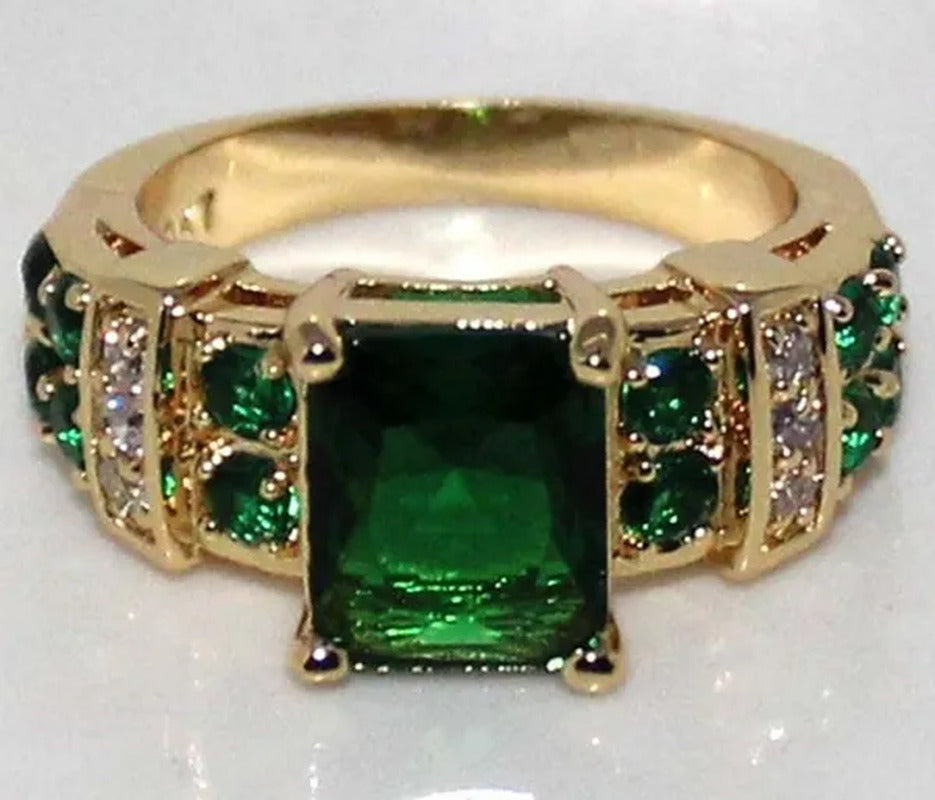 18K Gold Fashion Luxury Popular Emerald Green Zircon Female Diamond Ring