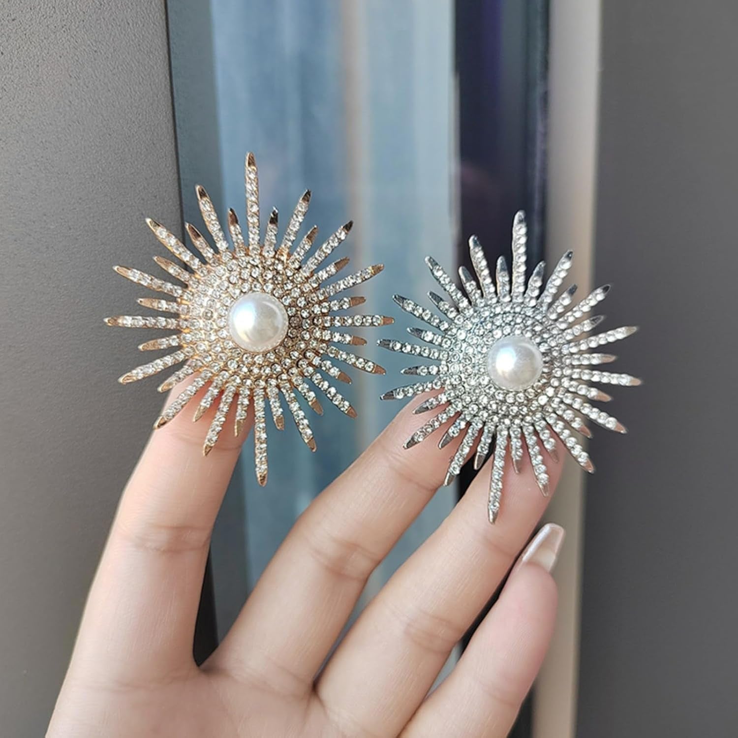 Sunflower Brooch Pins Sunflower Pearl Brooch Pins for Women Sunflower Rhinestone Brooch Pins Flower Brooch Pins Pearl Pins for Clothes Lapel Badge Brooch Pins for Lanyards Backpacks Clothes Hats Jackets